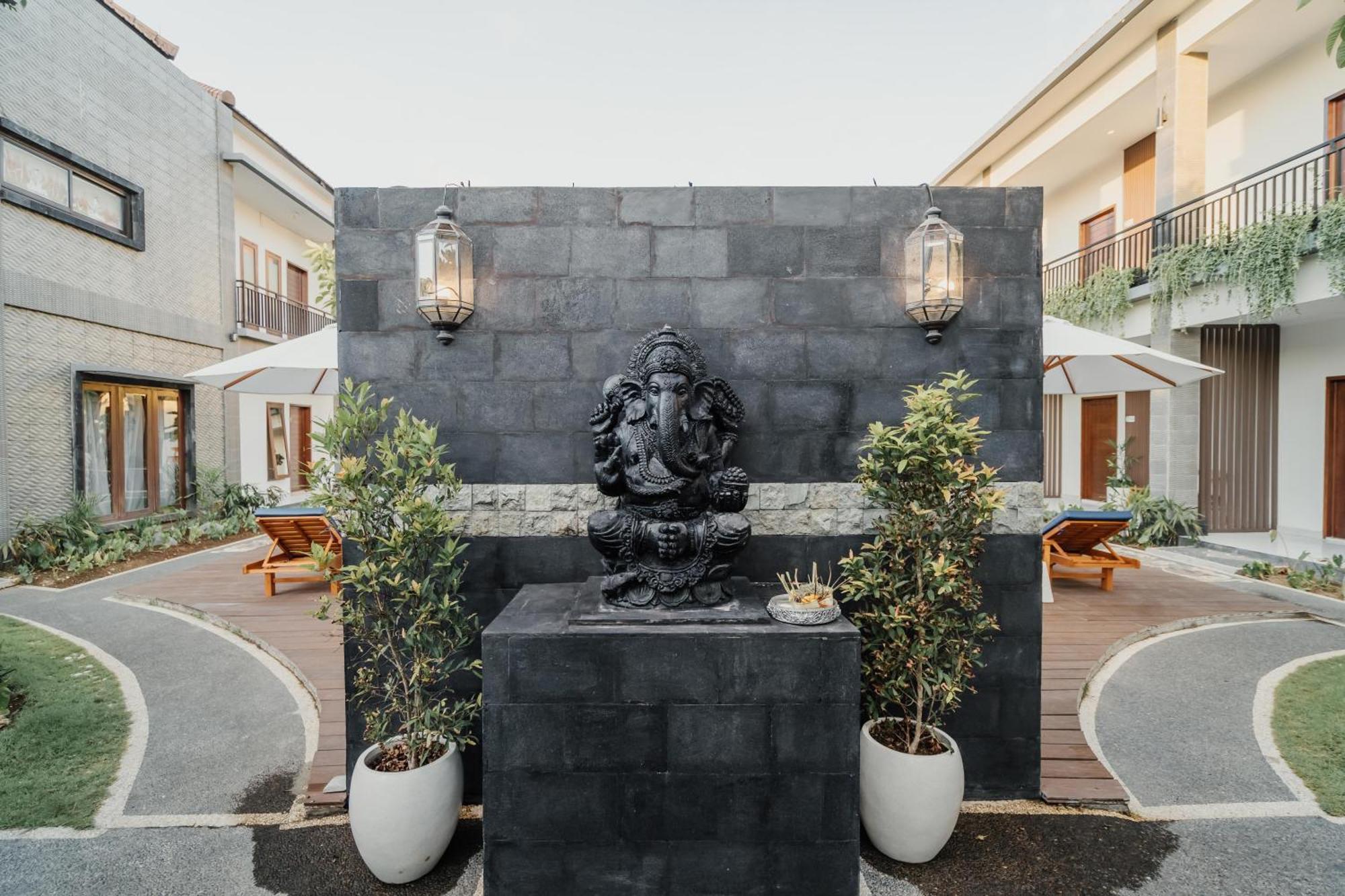 You Suite Seminyak Legian Buitenkant foto