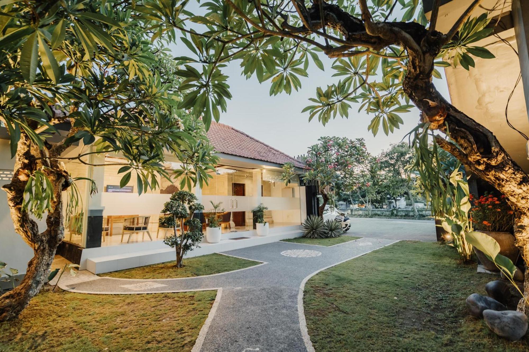 You Suite Seminyak Legian Buitenkant foto